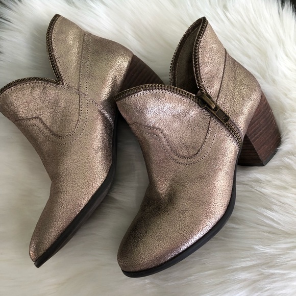 Chinese Laundry strawberry fields gold boots - Picture 3 of 6